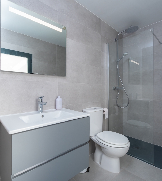 Resa estates Ibiza playa Cala Tarida for sale te koop bathroom .jpg